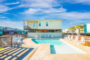 Sandy Coral - Golf Cart Included!